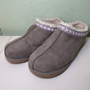 Dream Paris House Shoe Slippers Women Size 9 Gray Faux Suede Rubber Sole Slip-On